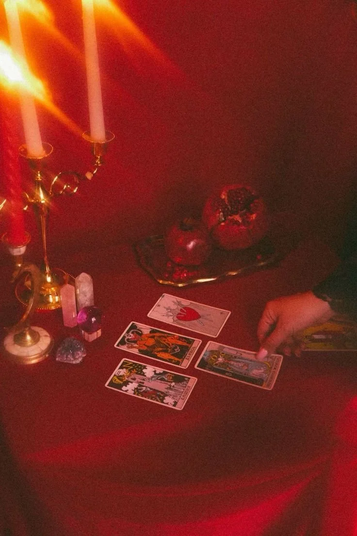How to Do a Love Tarot Reading for Yourself (Step by Step)