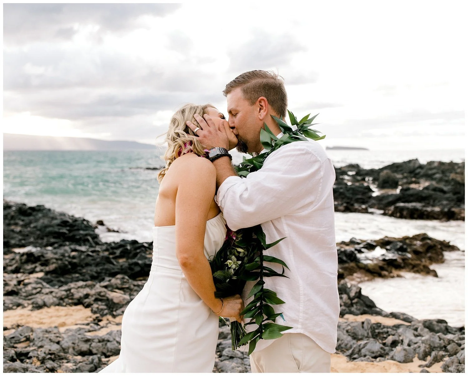 Chic Makena Cove Elopement_0014.jpg
