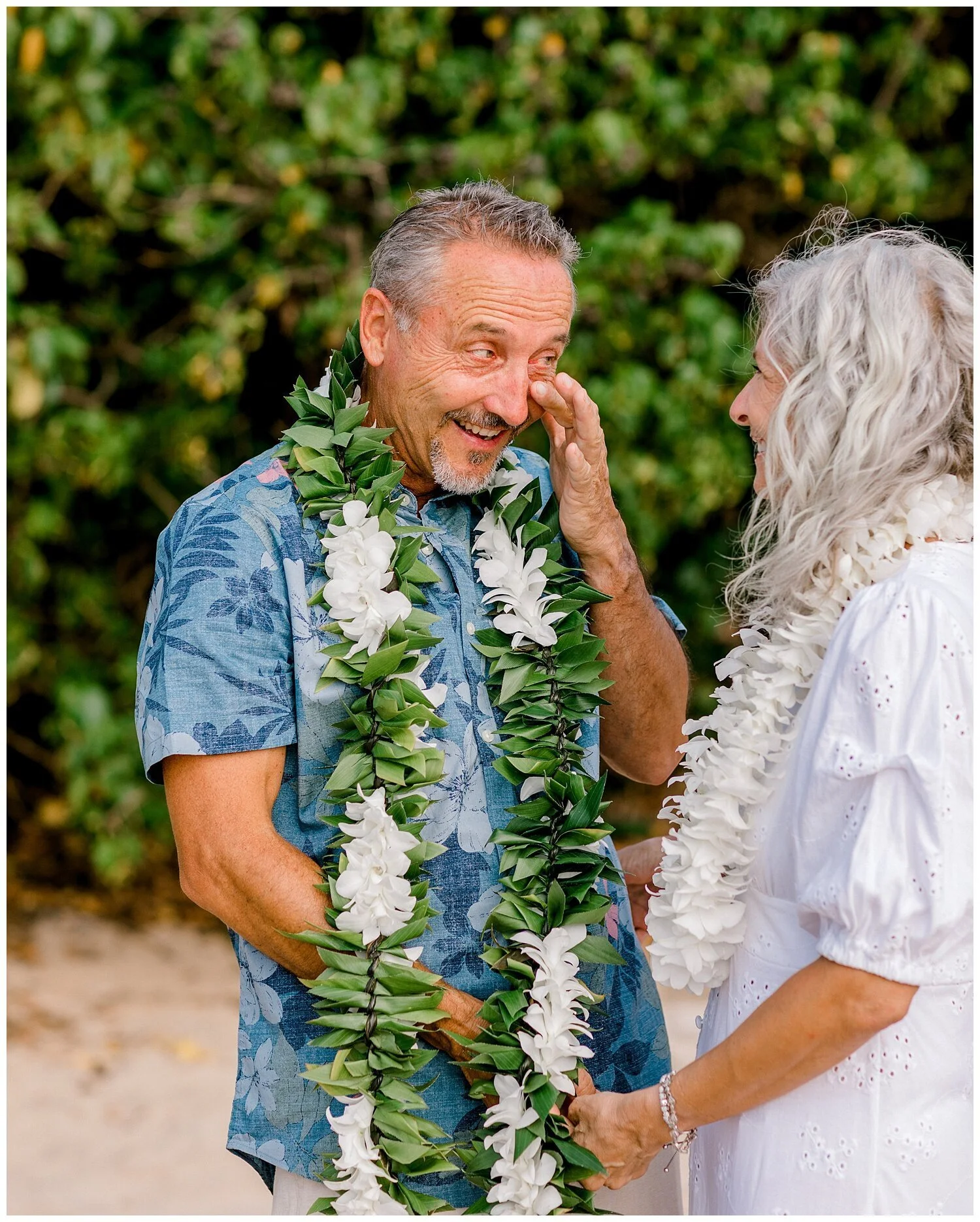Joyous Palauea Beach Elopement_0009.jpg