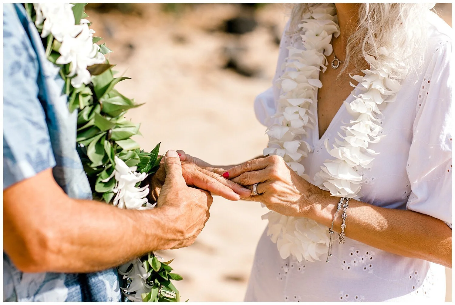 Joyous Palauea Beach Elopement_0014.jpg