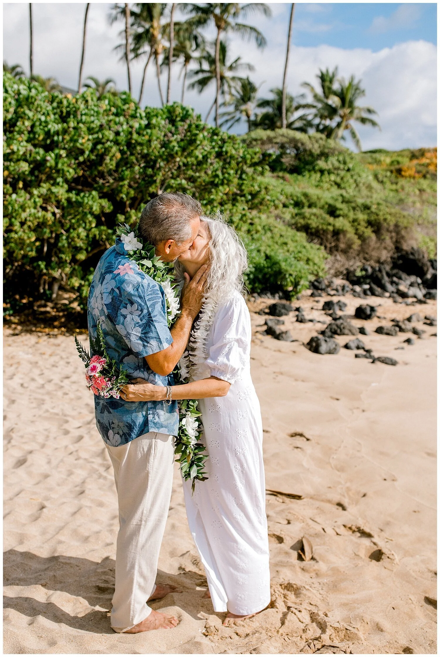 Joyous Palauea Beach Elopement_0016.jpg