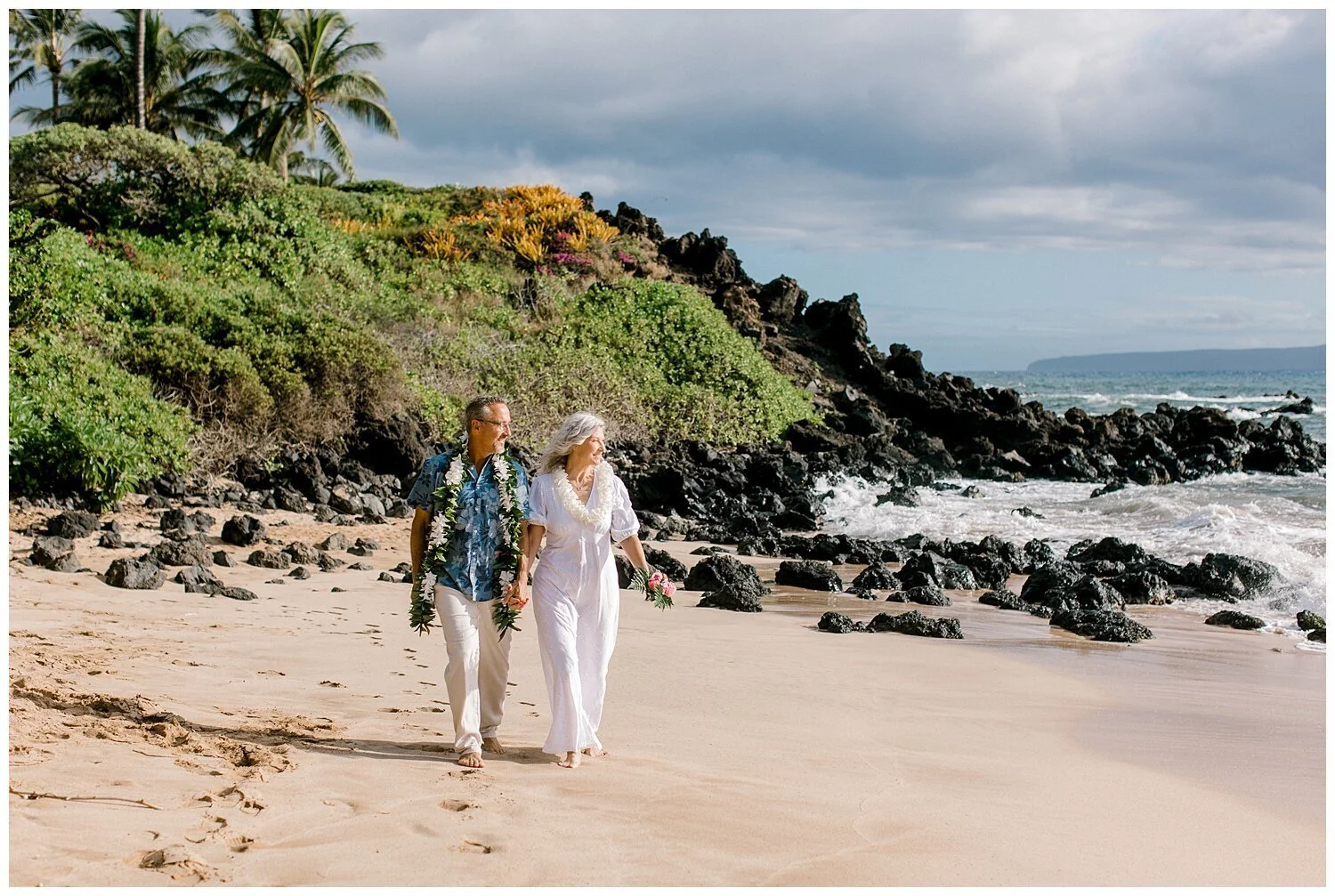 Joyous Palauea Beach Elopement_0024.jpg