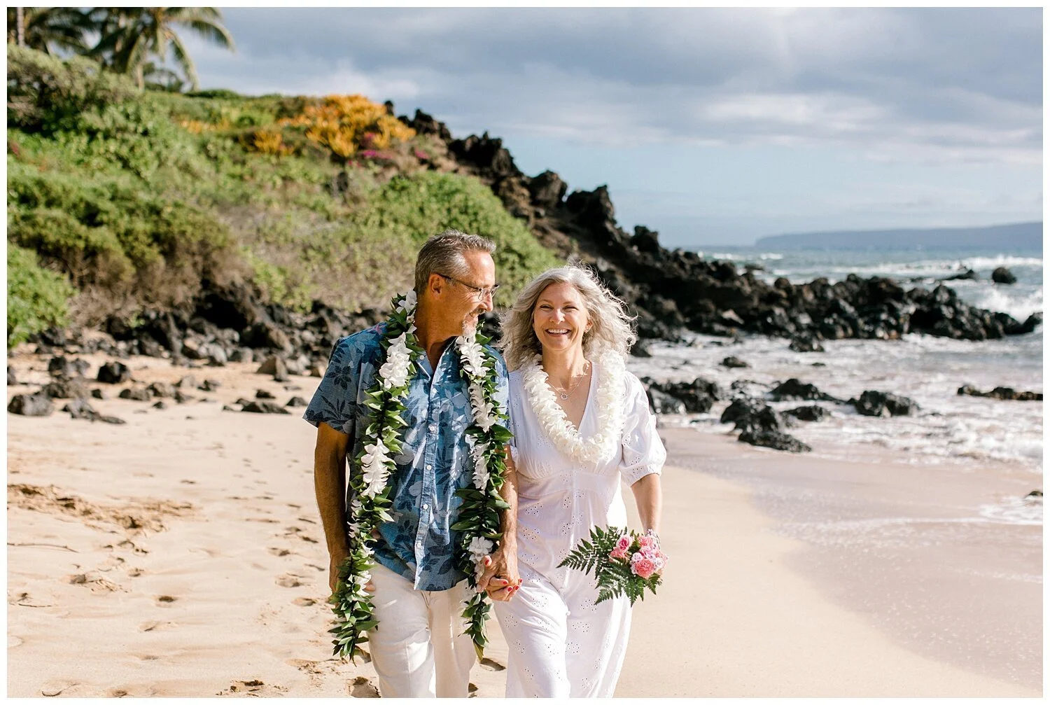 Joyous Palauea Beach Elopement_0026.jpg