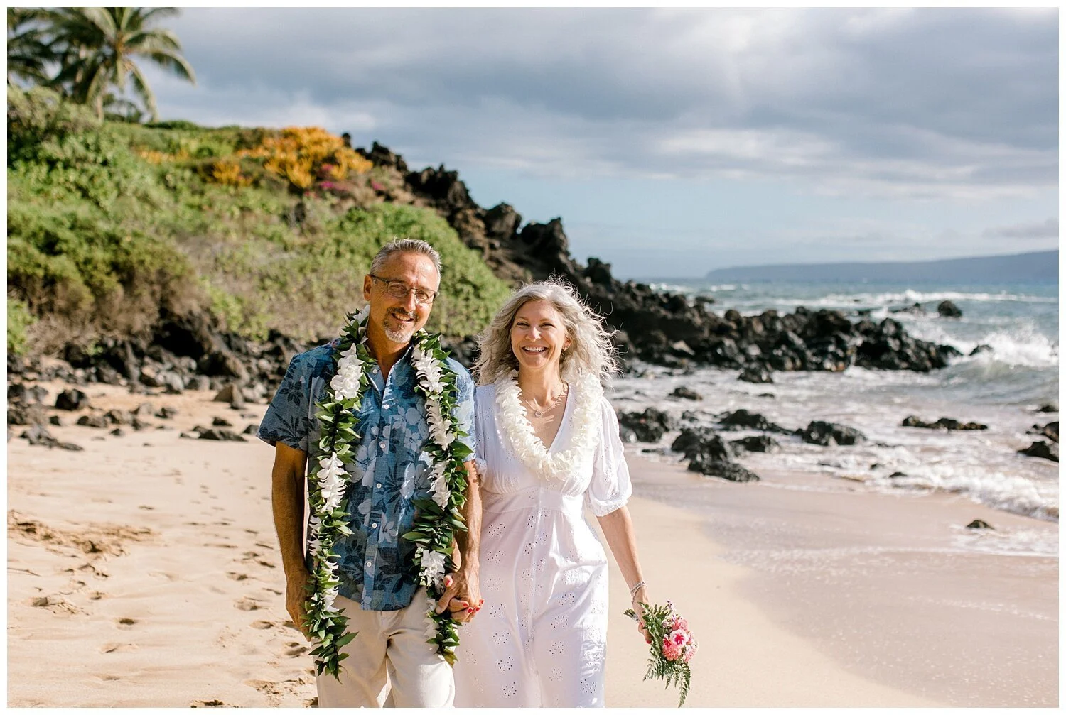 Joyous Palauea Beach Elopement_0027.jpg