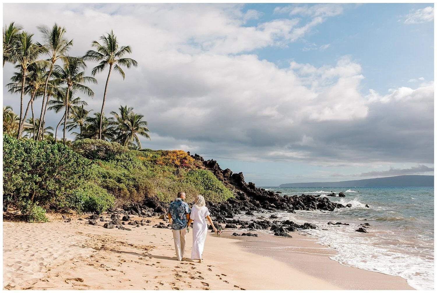 Joyous Palauea Beach Elopement_0029.jpg