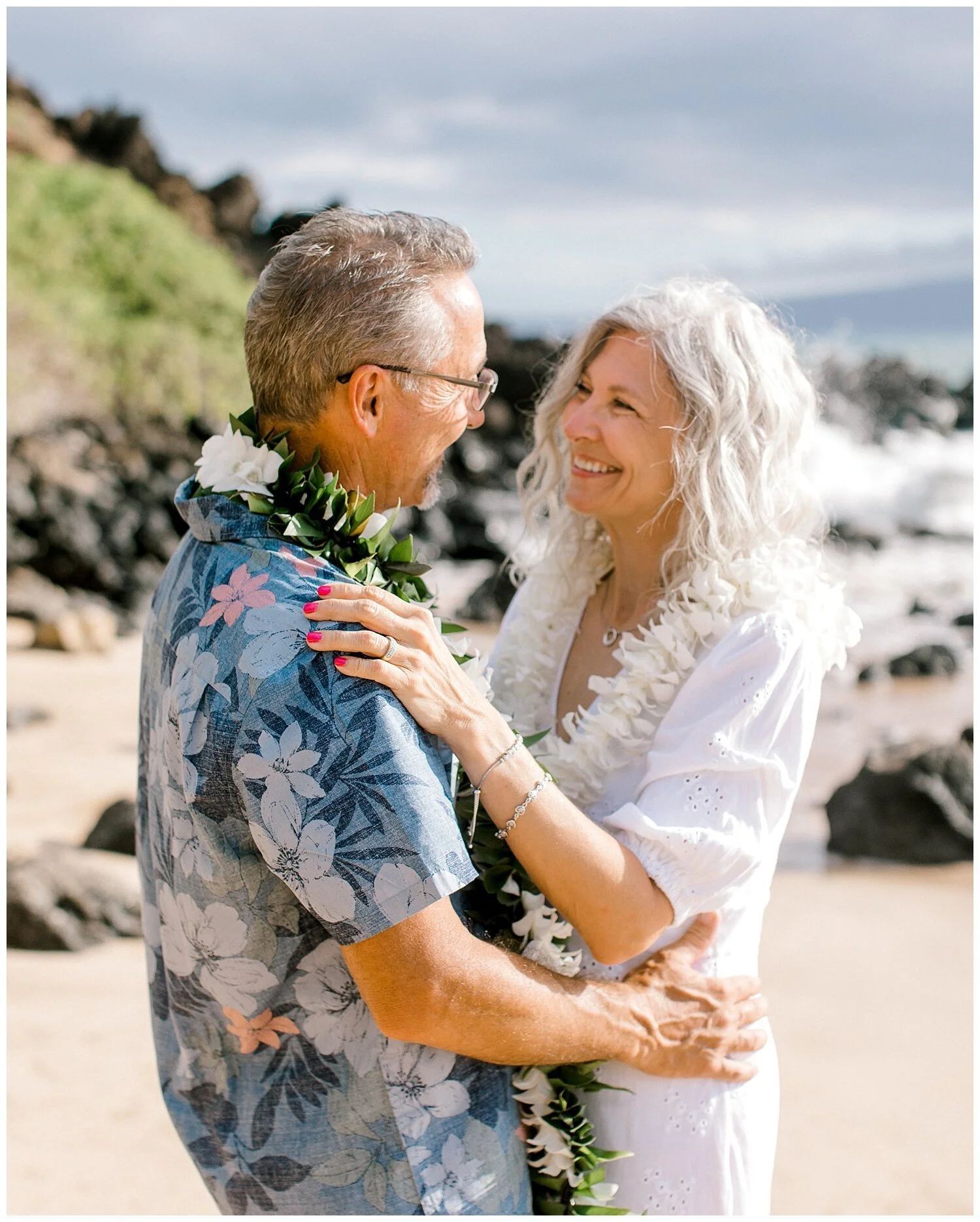 Joyous Palauea Beach Elopement_0031.jpg