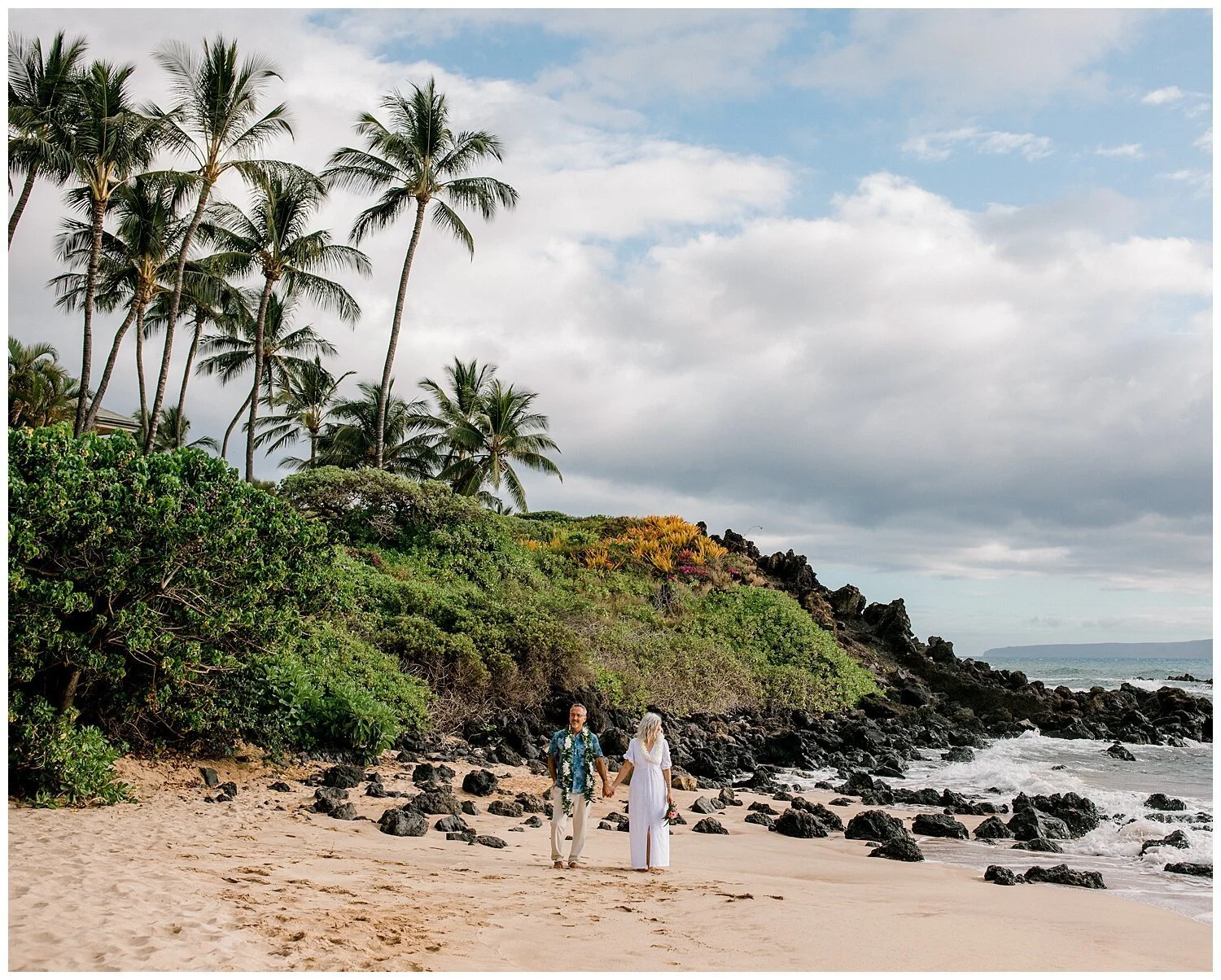 Joyous Palauea Beach Elopement_0034.jpg