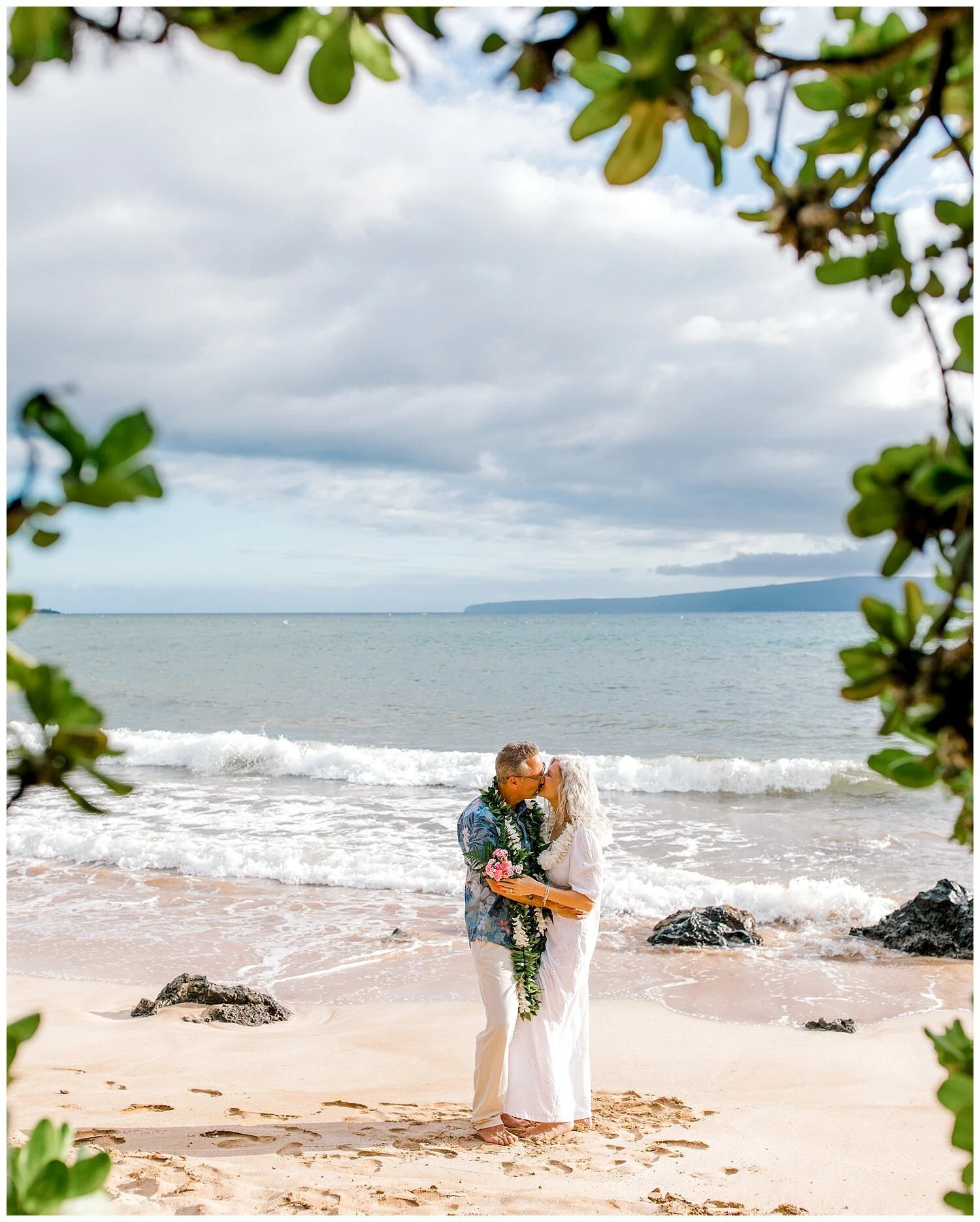 Joyous Palauea Beach Elopement_0075.jpg