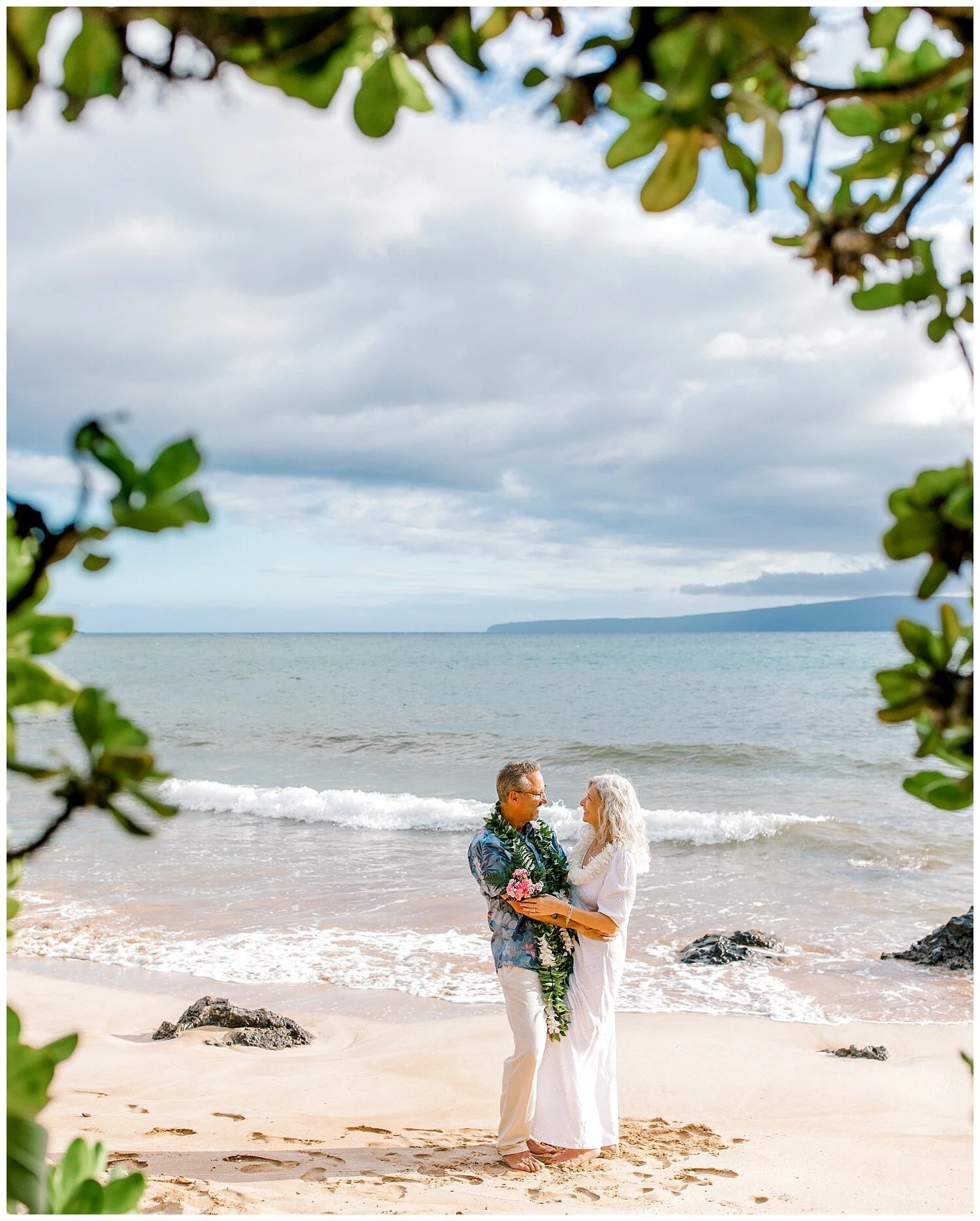Joyous Palauea Beach Elopement_0074.jpg