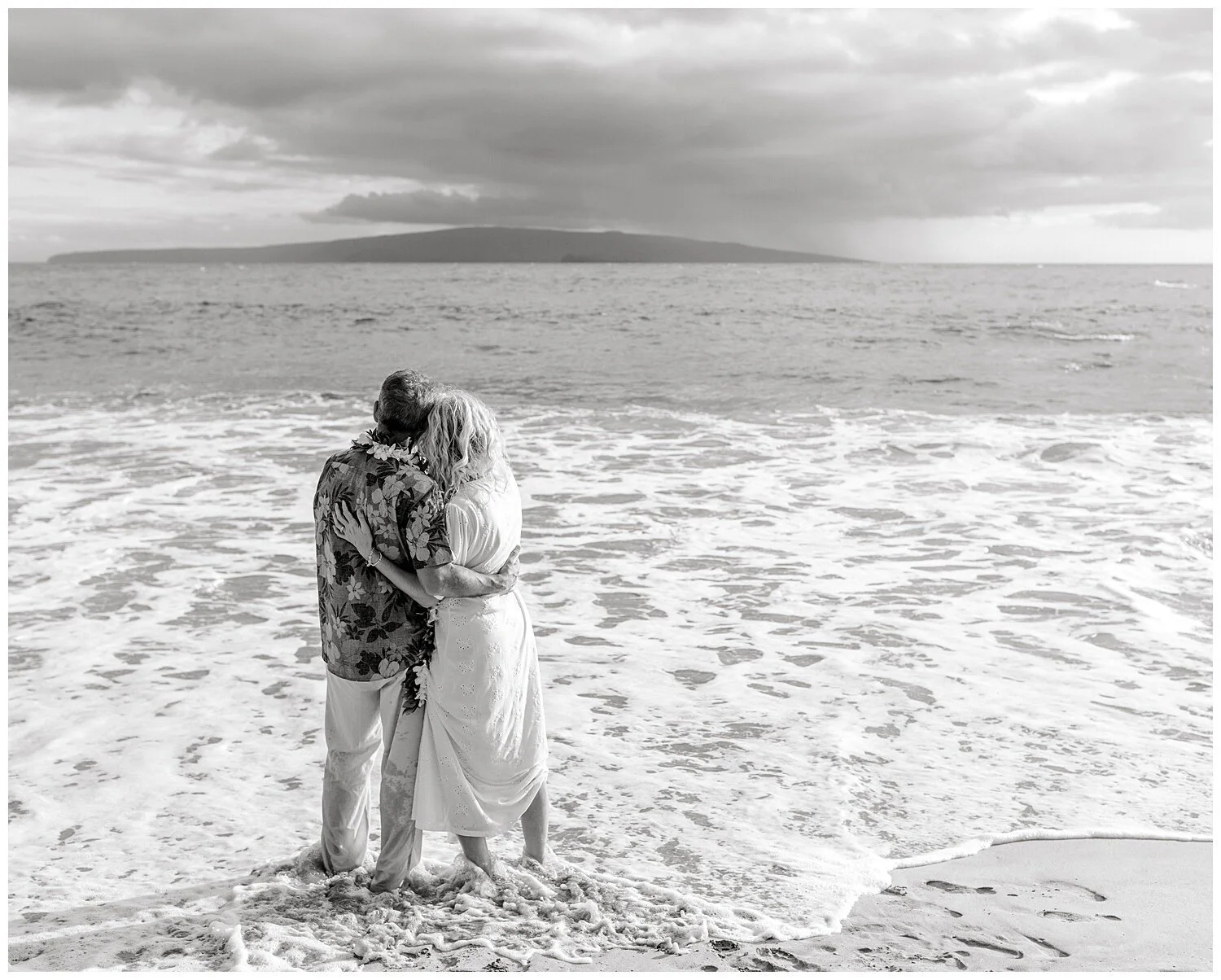 Joyous Palauea Beach Elopement_0092.jpg
