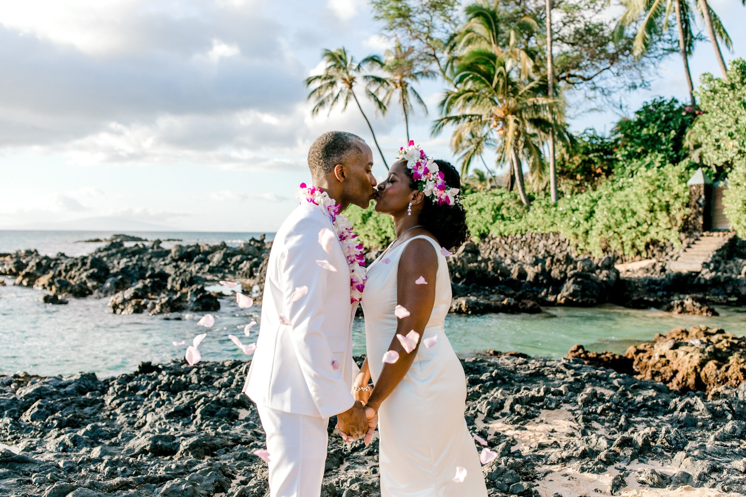 Makena-Cove-Maui-New-Years-Elopement_0128.jpg