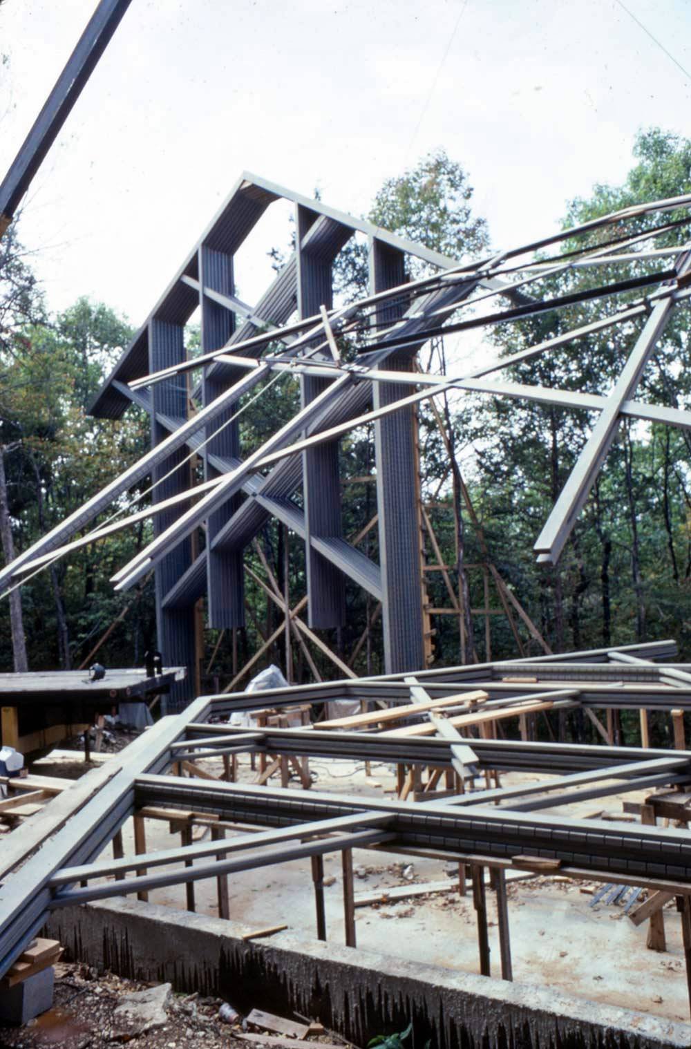 Lifting trusses with a small crane
