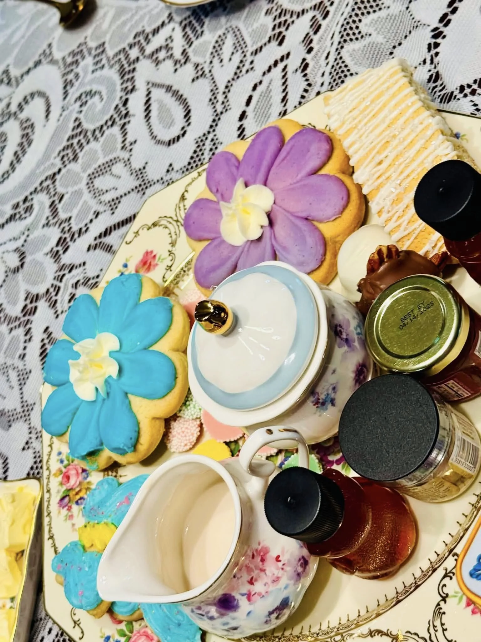 Individual Tea and Honeys were found in Amish Country