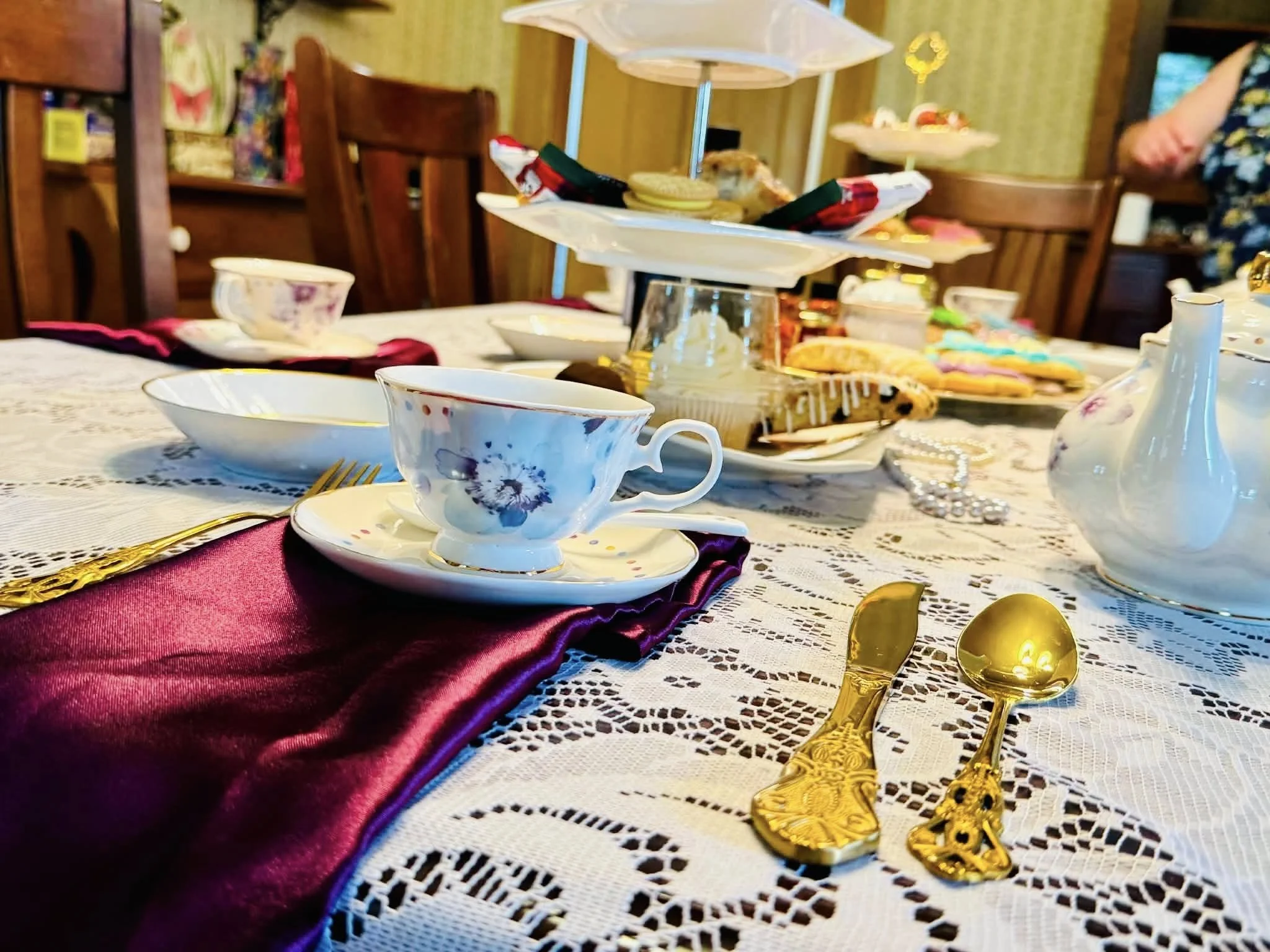 Always linens, lace, gold, china dishes, and Never any plastic or paper products