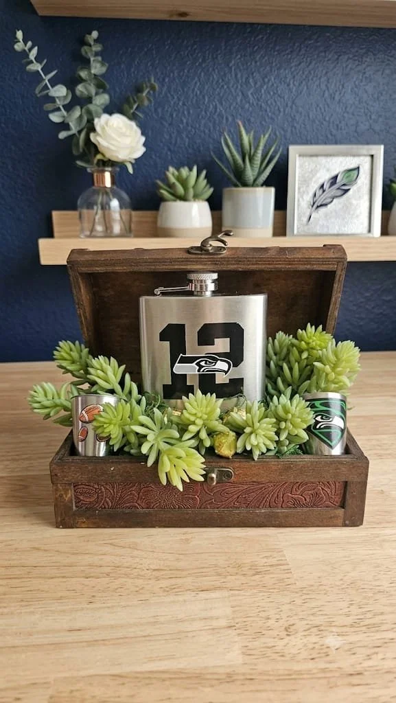 Frasco Decorativo de Acero Inoxidable con Caja de Madera