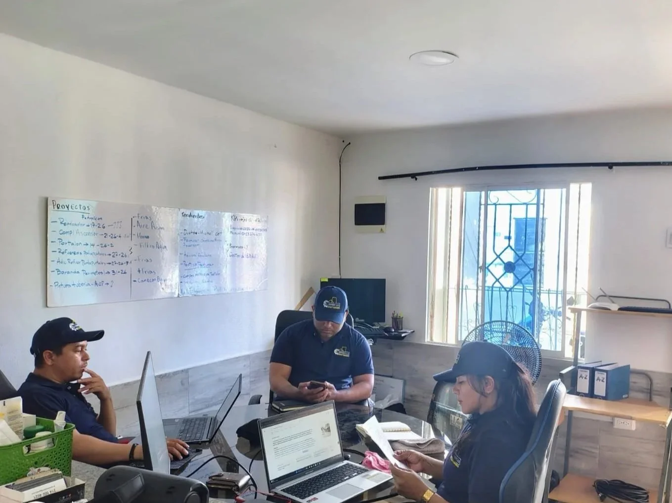 empleados de JI SOINTEMP SAS listos para atenderte y asesorarte.