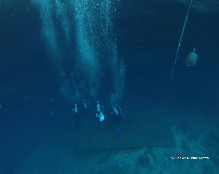 BlueGrotto005.jpg