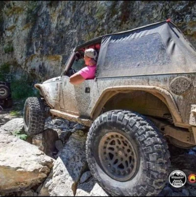 Muddy Dog Jeep Tales with Holly Peters