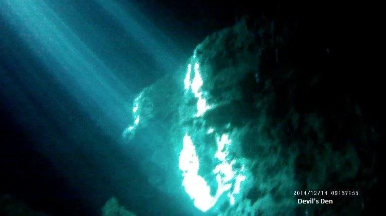 DevilsDen005.jpg