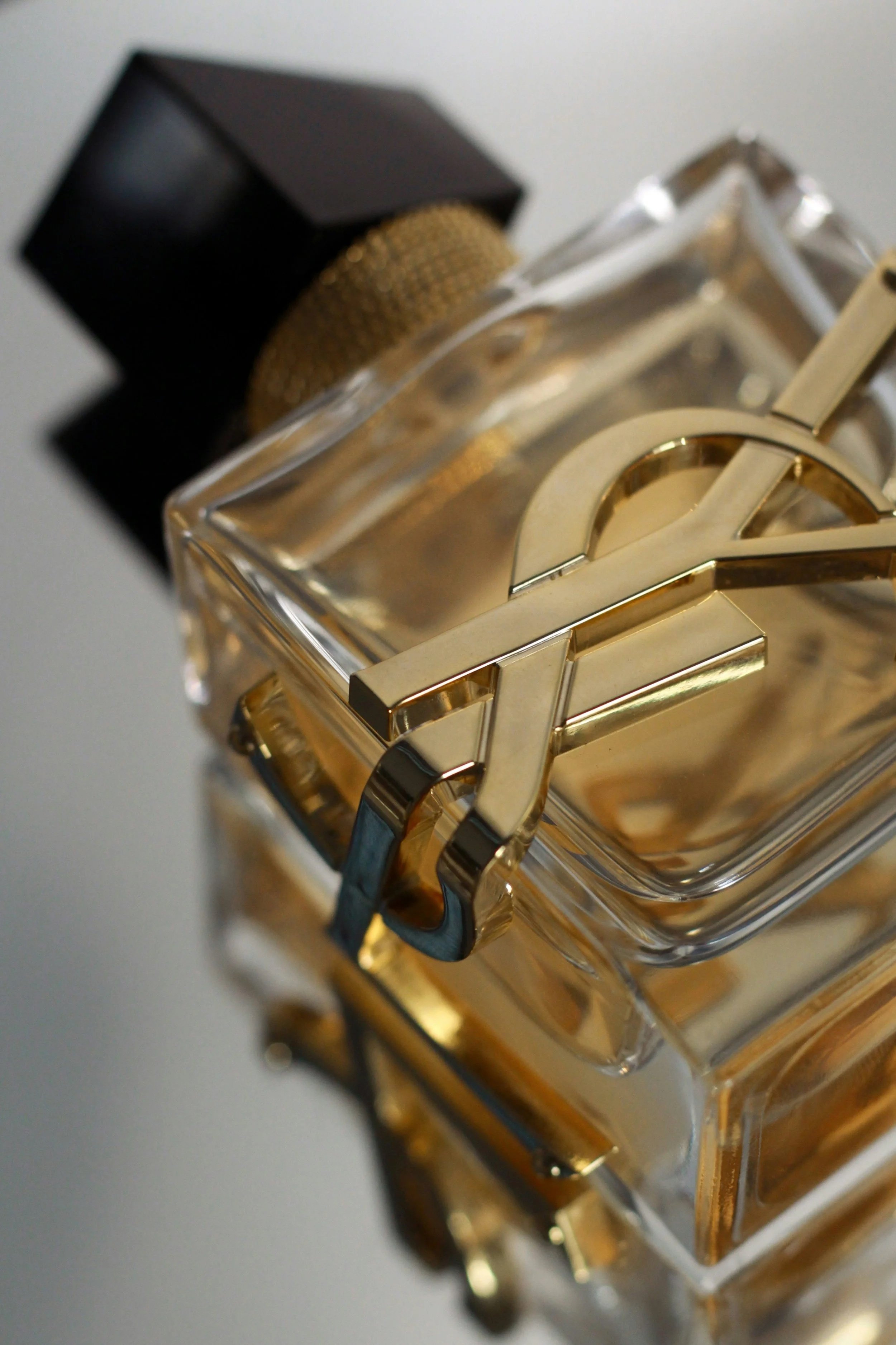 Affordable Perfume Dupes That Smell Just Like High-End Fragrances ✨🌸