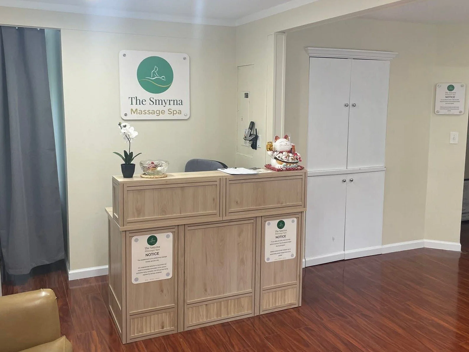 Front Desk.jpg