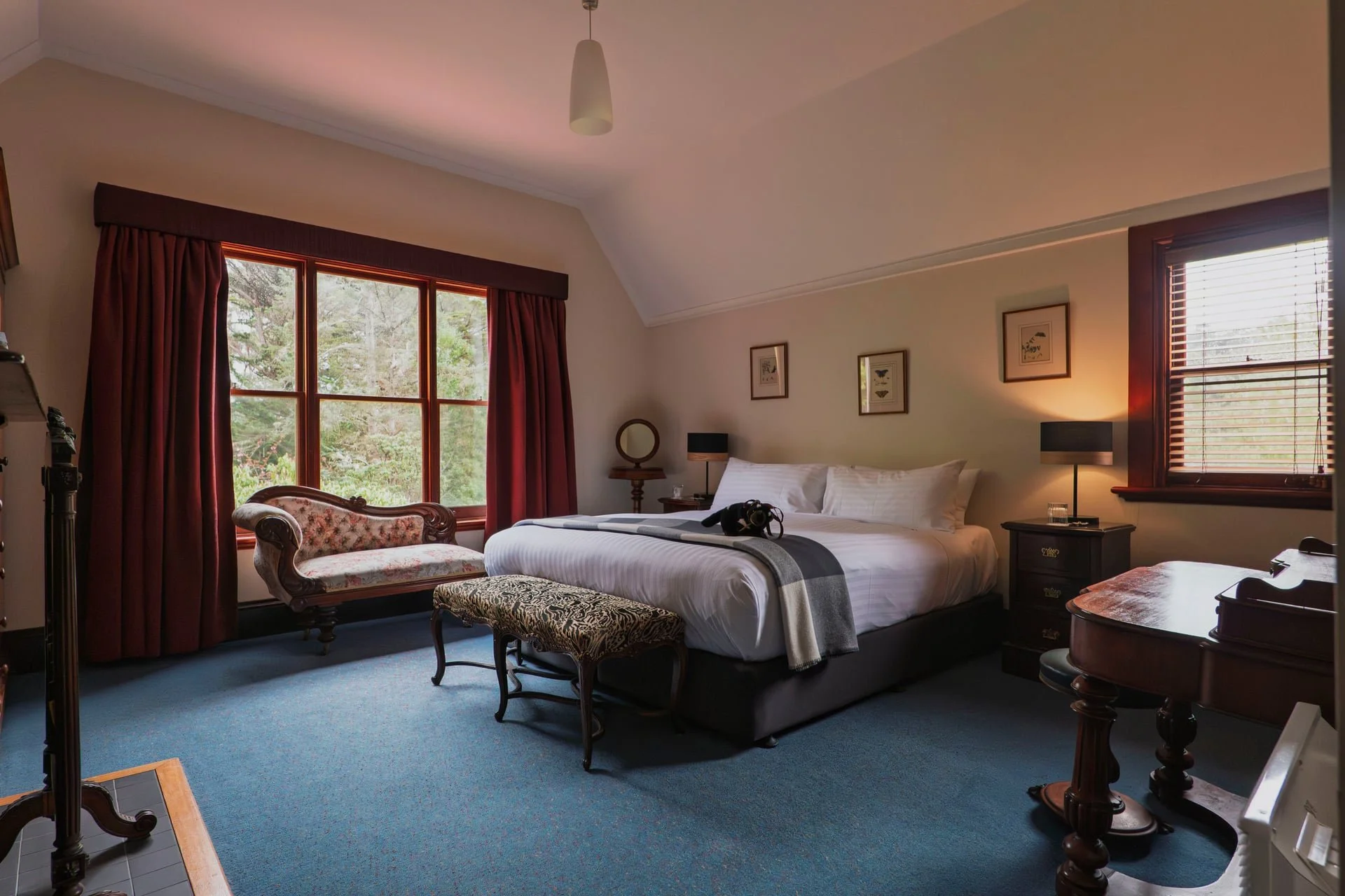 FranklinManor-Room6-01.jpg