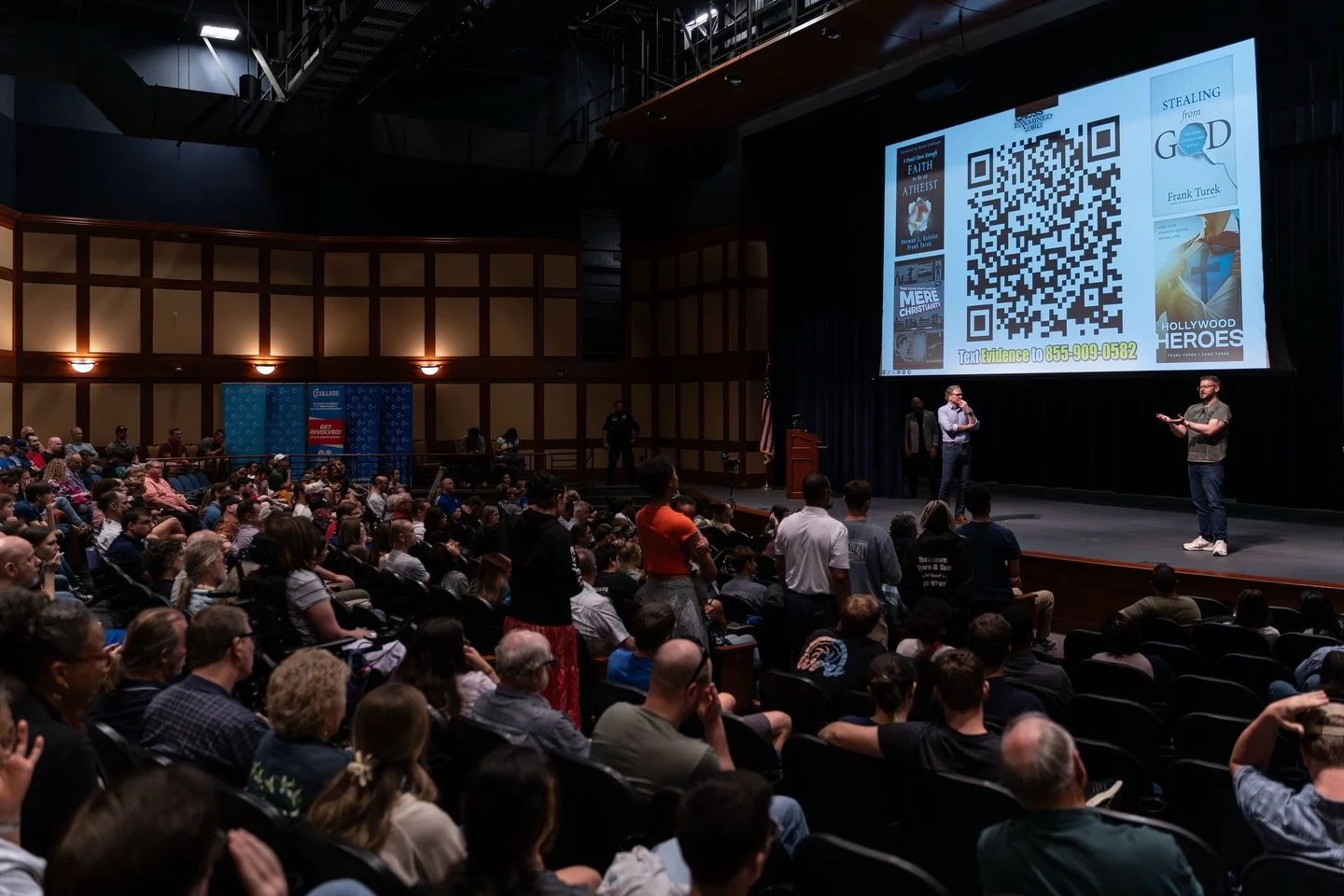 Full house at Christopher Newport University last night. @drfrankturek and @acts17apologeticsdw presented evidence for Christianity and wrapped the night with a strong Q and A session with students. Great engagement and thoughtful questions all aroun