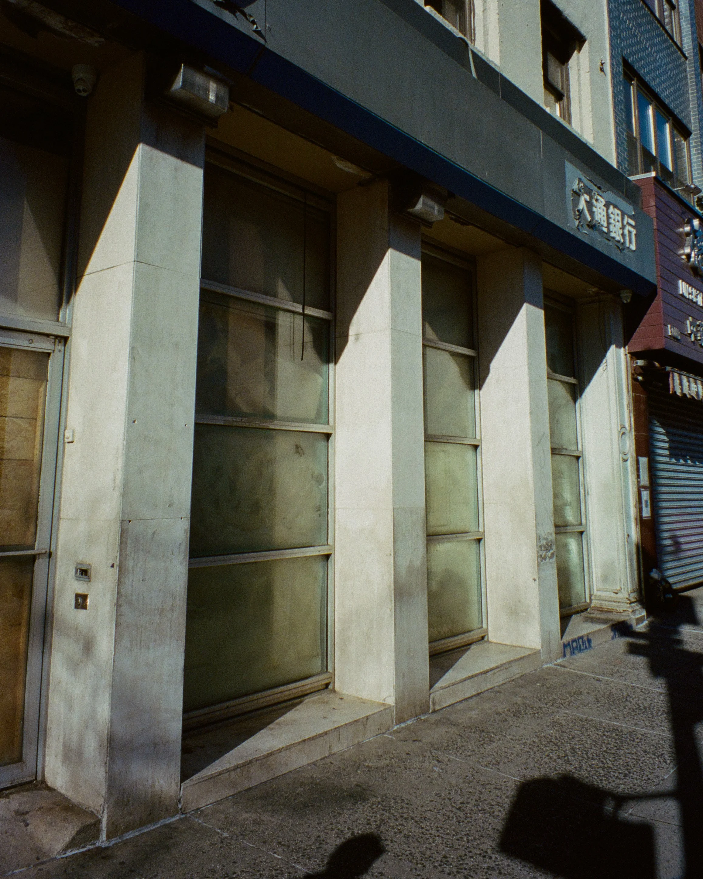 Sunlight on cement colums