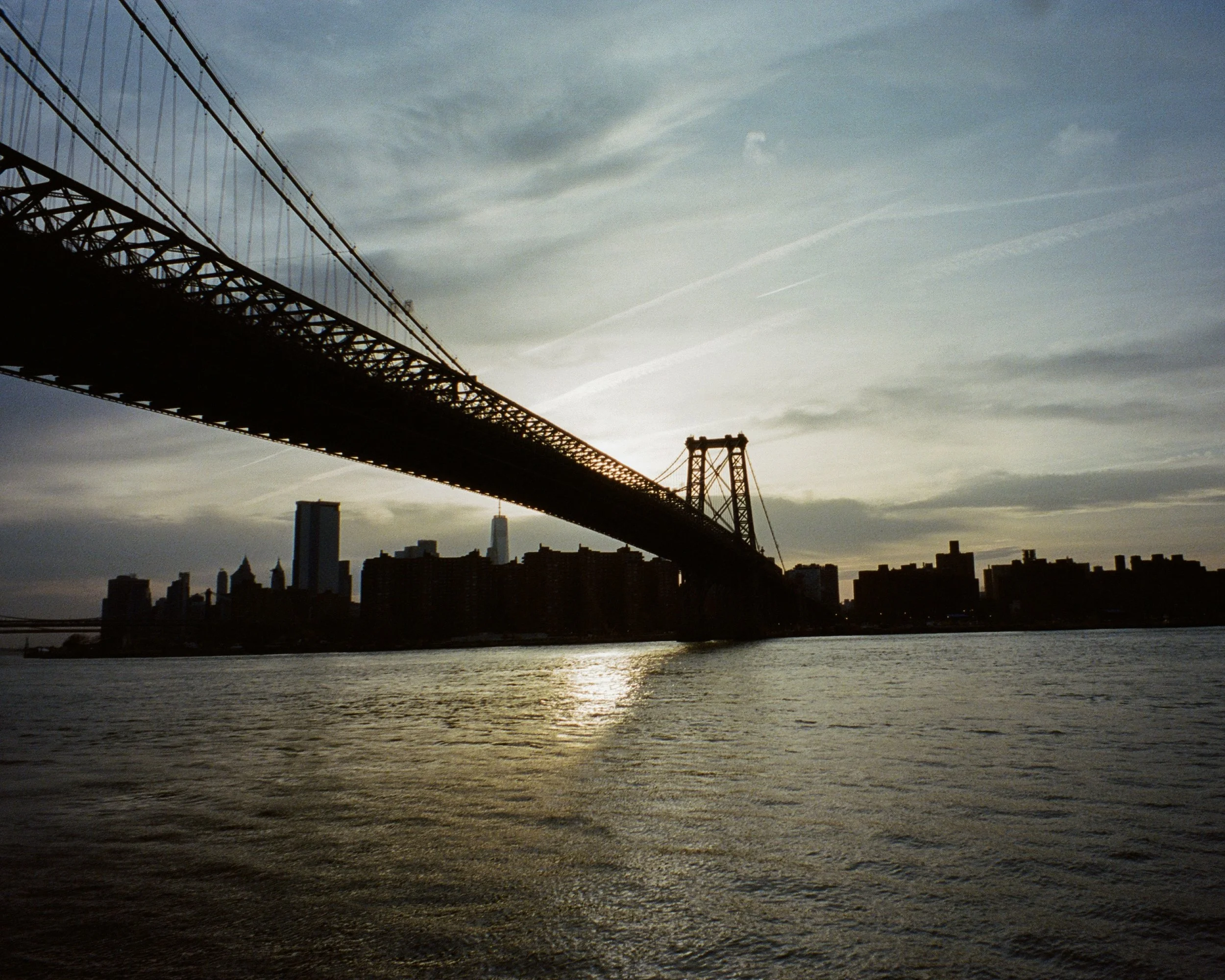 The Williamsburg bridge just before sunset