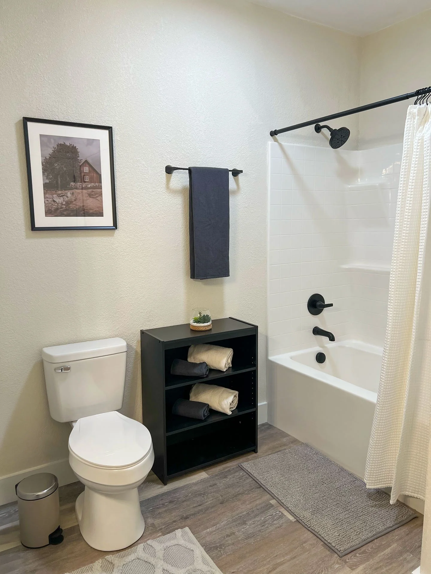 bathroom_01.jpg
