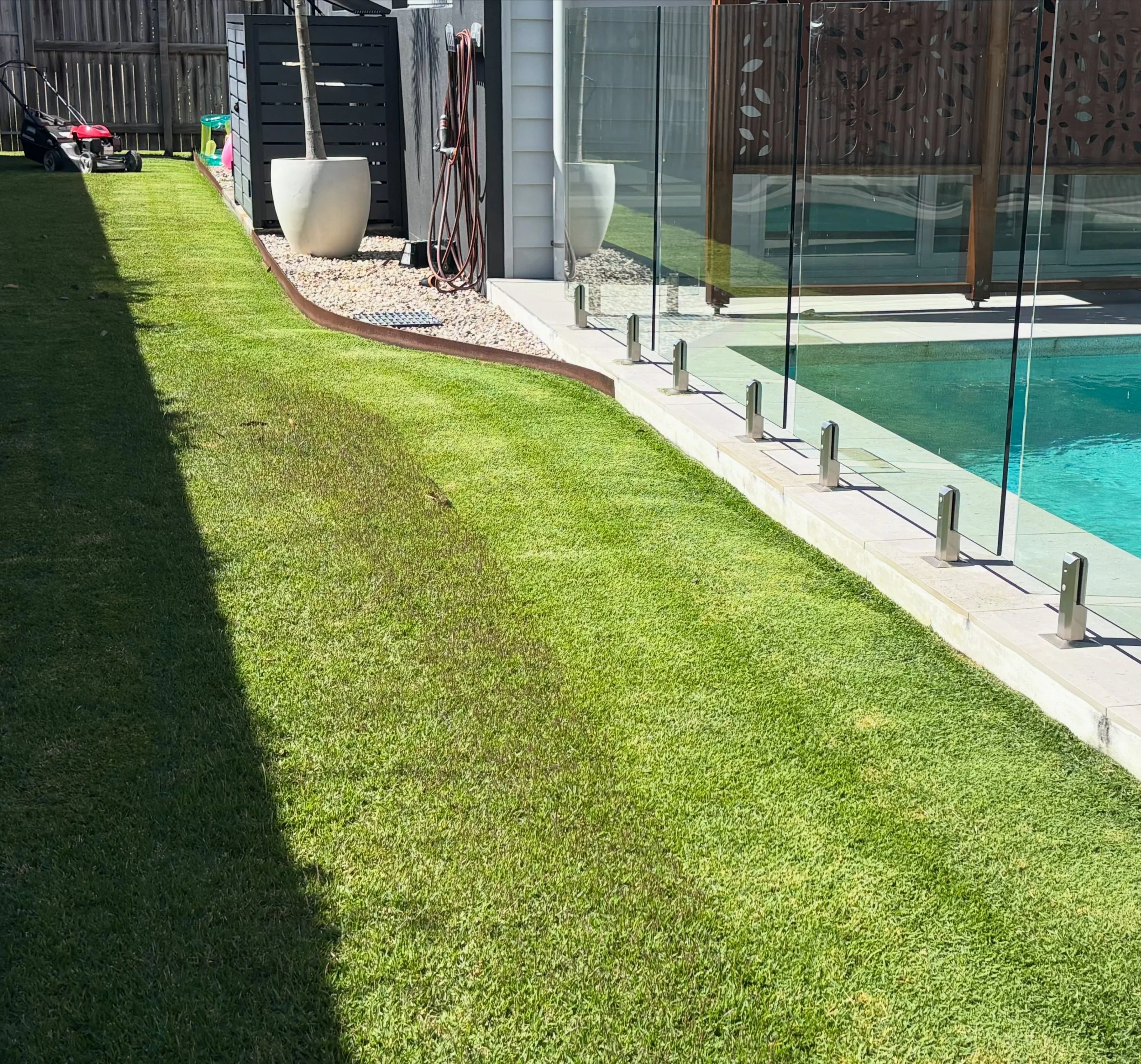 Growing season is here, now is the time to fertilise and start mowing regularly, (every 7-10 days) for a healthy and sharp looking lawn. We offer weed removal to lawns and gardens, lawn mowing, edging and lawn levelling. One off or regular maintenanc