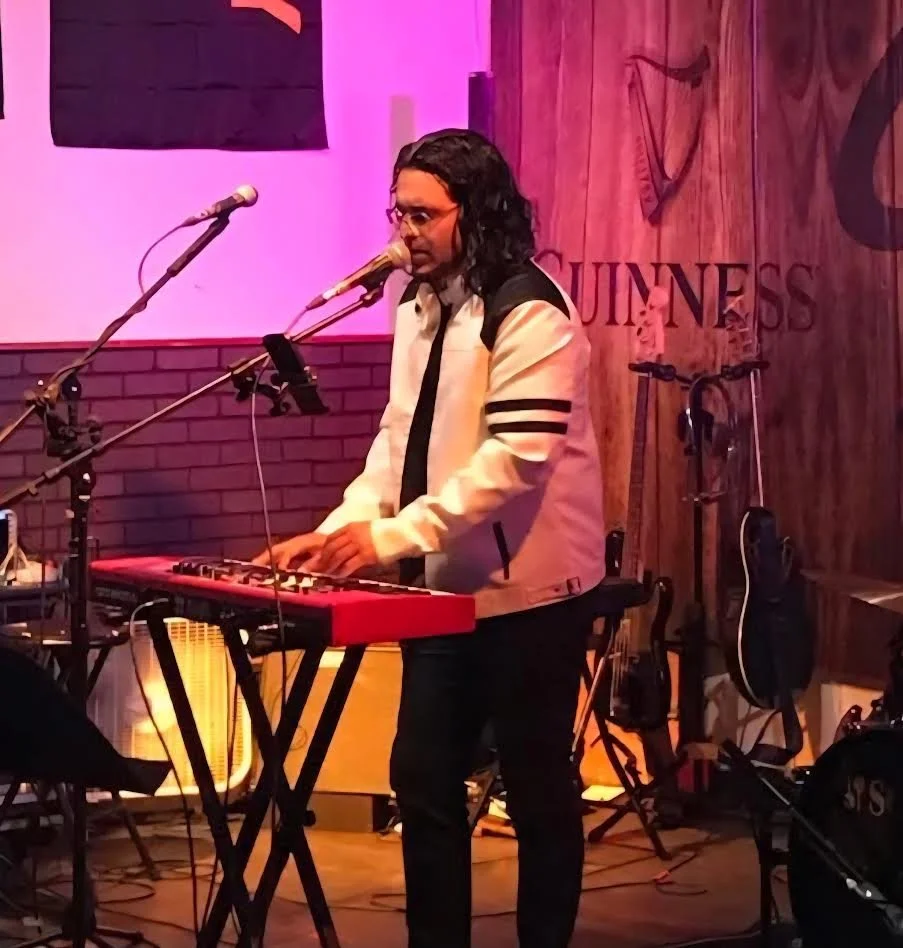 LIVE MUSIC: Dave Arvizu