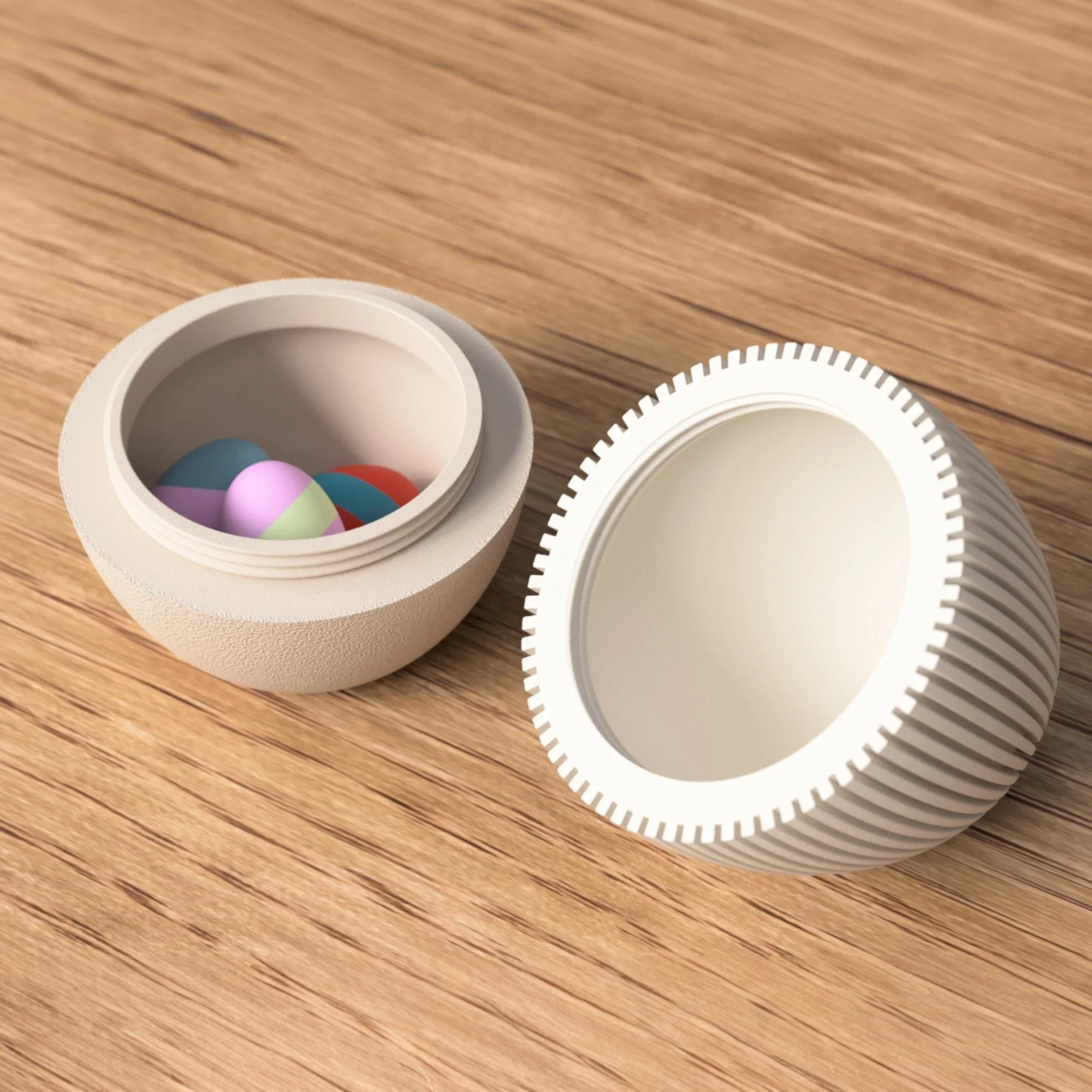 Geöffnete Osterei Dose mit Schraubverschluss in geriffelter Optik, befüllt mit kleinen Süßigkeiten, auf heller Holzoberfläche arrangiert.