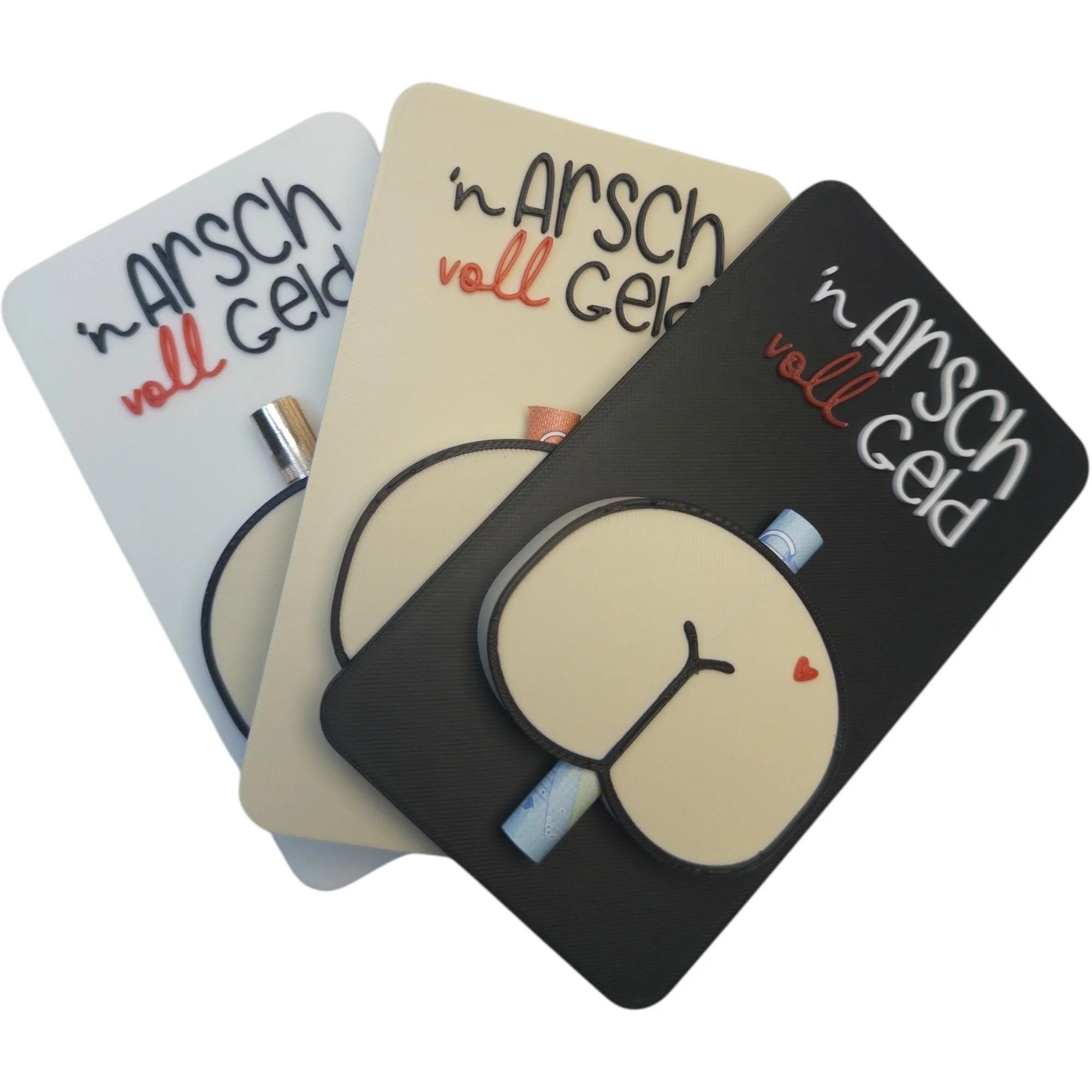 Drei Farbvarianten des Geldscheinhalters n Arsch voll Geld in Weiß, Beige und Schwarz, fächerförmig angeordnet mit Po-Motiv im unteren Bereich.