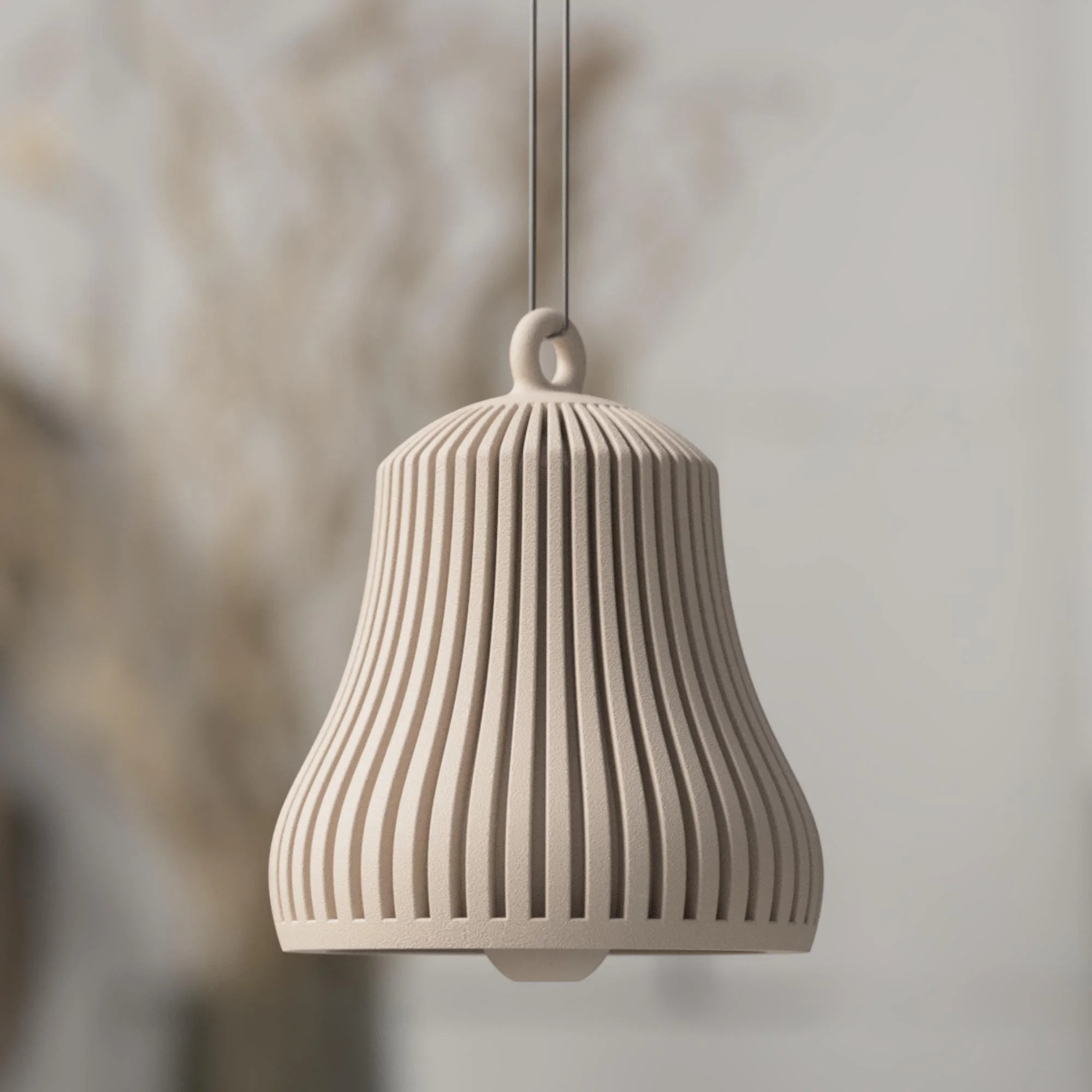 Beige Weihnachtsglocke mit gleichmäßiger Rillenstruktur und weicher Form, schlicht und zeitlos für eine ruhige, natürliche Dekoration
