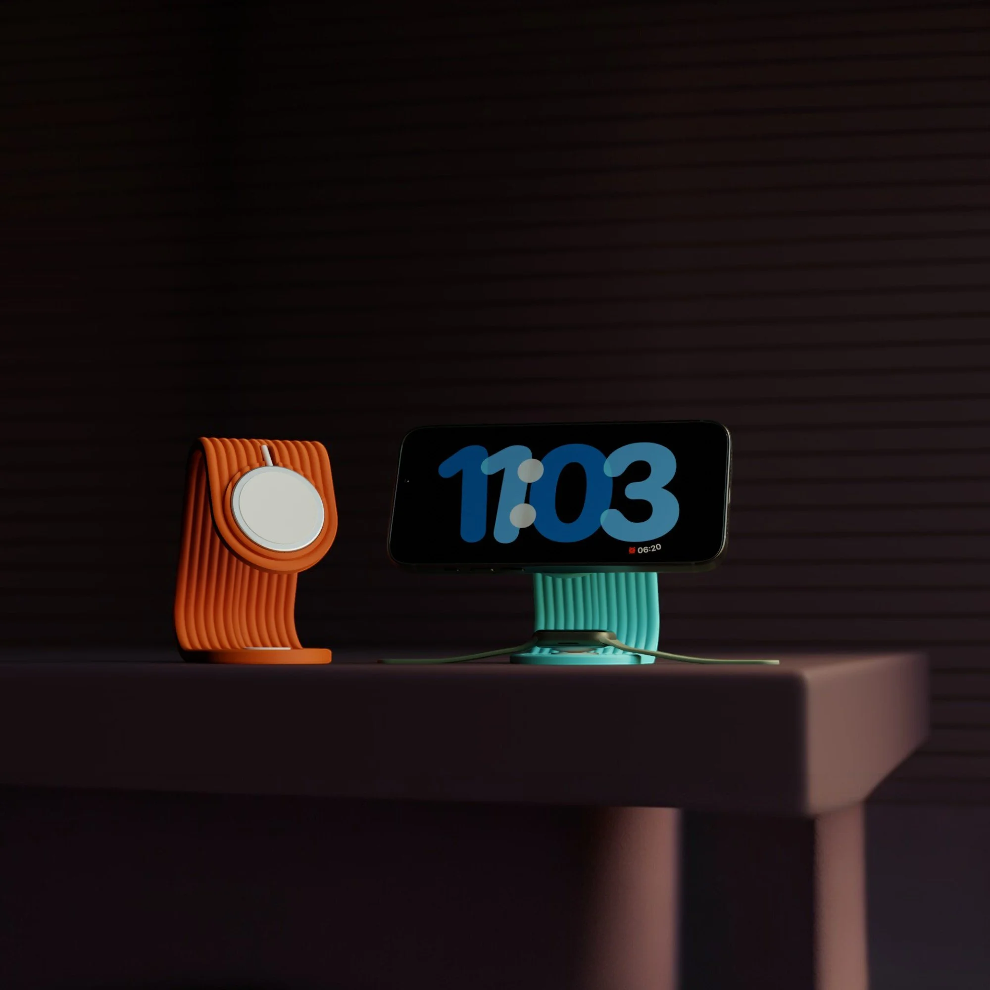 Minimalistische 2-in-1 Halterung für Apple Watch und iPhone auf dunklem Regal, in Orange und Petrol für ein aufgeräumtes Lade-Setup