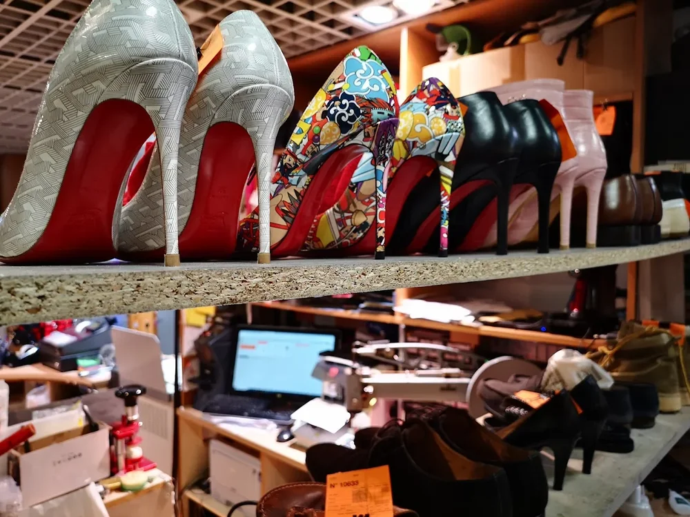 Chaussures présentées dans la boutique M23