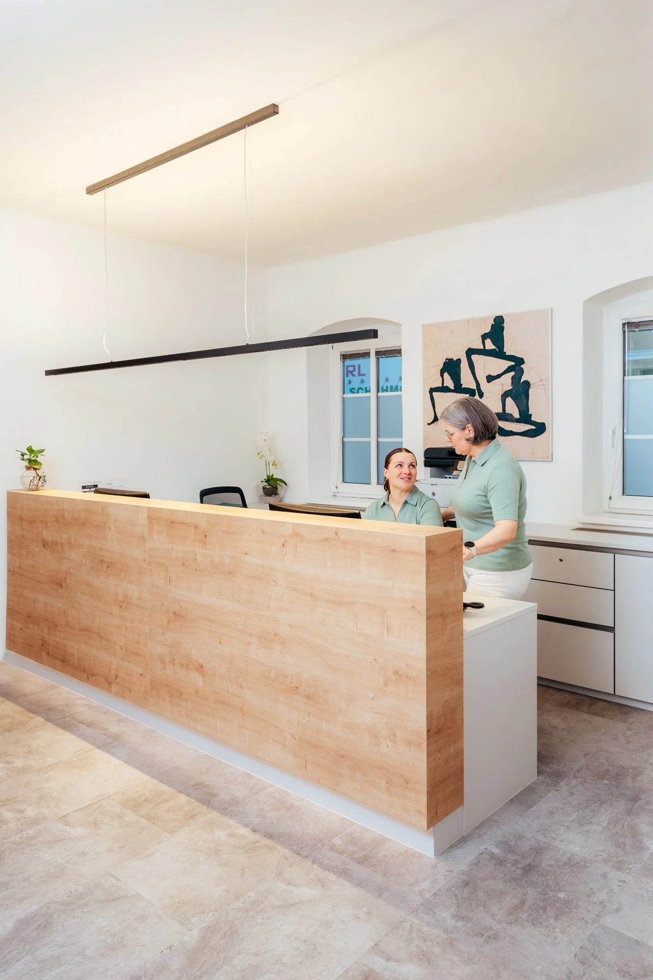 Wartebereich HNO Arzt Wels freundlich und hell