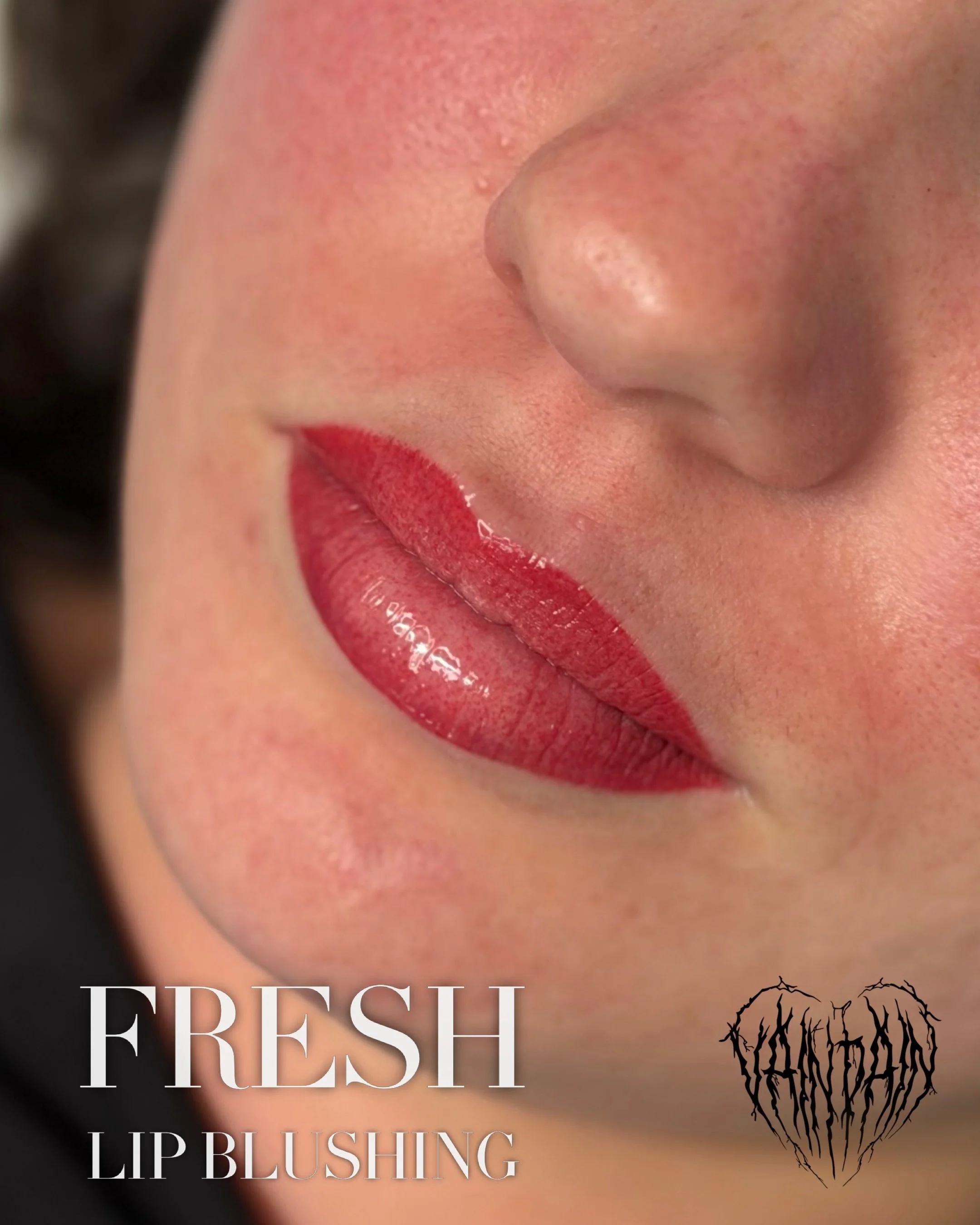 I love a classic red 😍

Ombre lip for this diva that healed amazing ✨ Reviving previous lip tattooing. 

First appointment, we tried using a colour to the previous pigment to give it a more even appearance, but we decided during the touch up to take