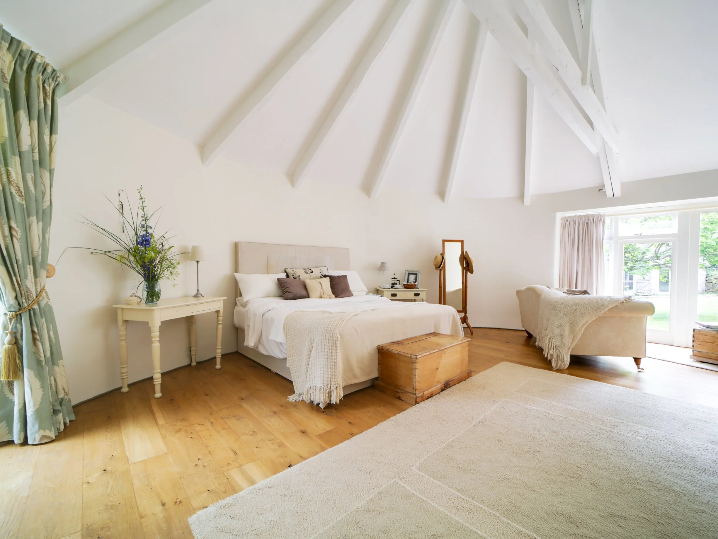 Gilly Main Bedroom 2.jpg