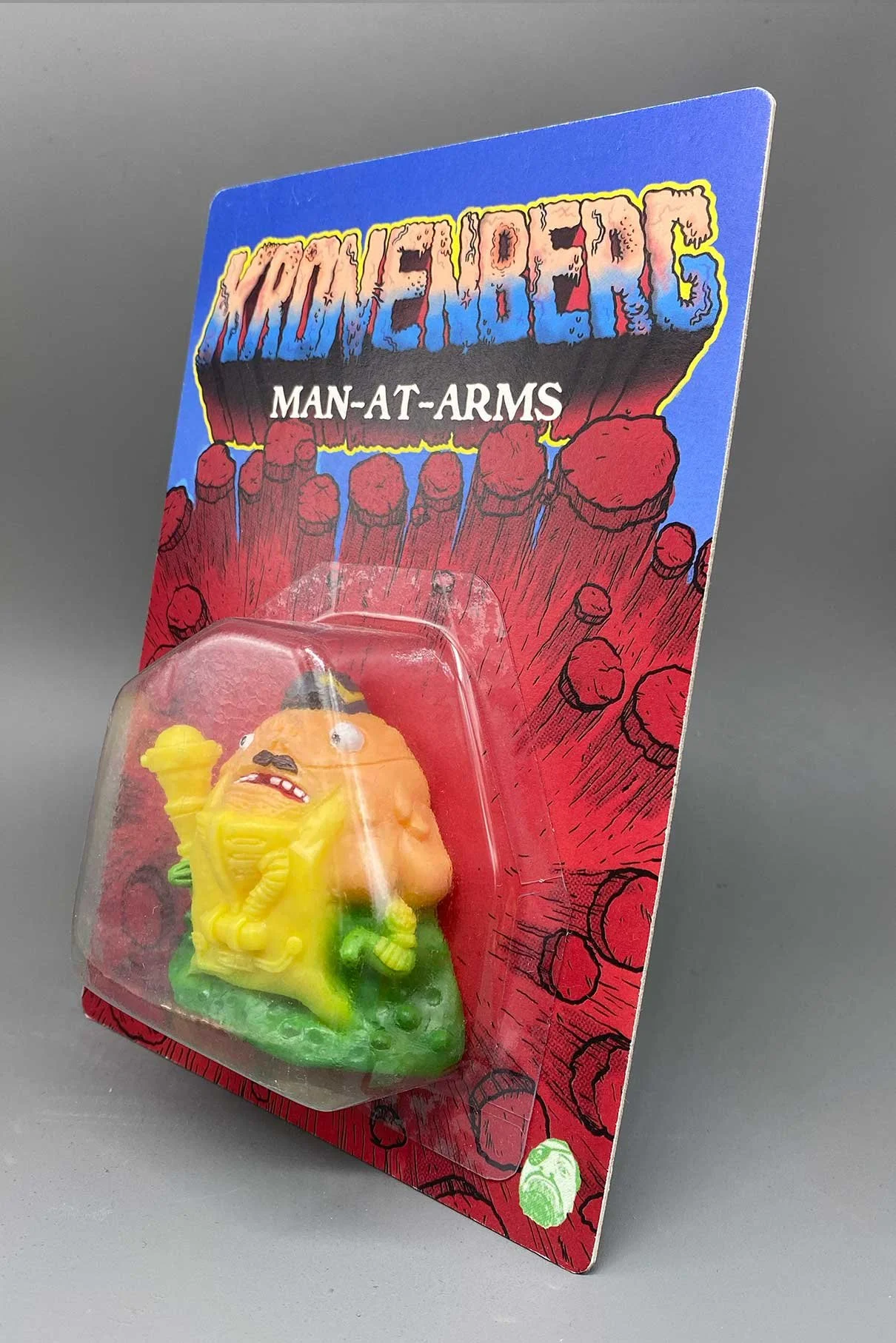pablo-perra-art-toys-kronenberg-man-at-arms-cardback-side.jpg