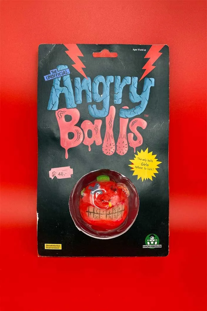 pablo-perra-art-toys-angry-balls-red.jpg