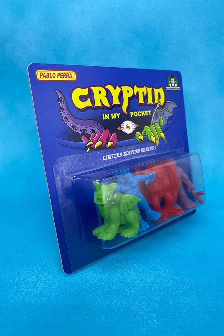 pablo-perra-art-toys-cryptid-in-my-pocket-cardboard-side.jpg