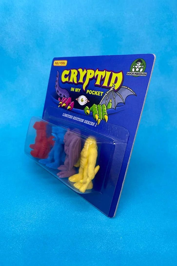 pablo-perra-art-toys--cryptid-in-my-pocket-cardboard-side-2.jpg