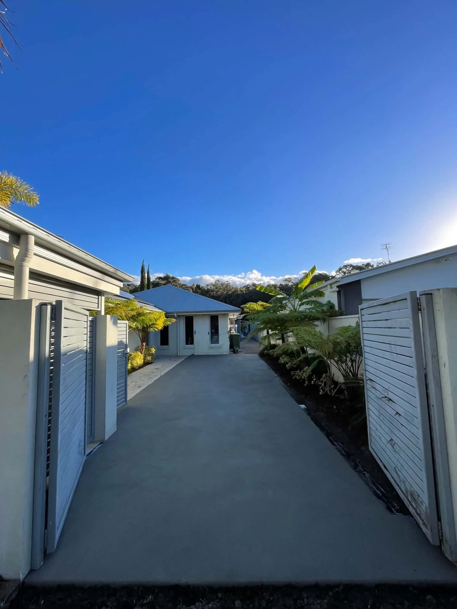 Sponge Finish - Concrete Slab - Pelican Waters