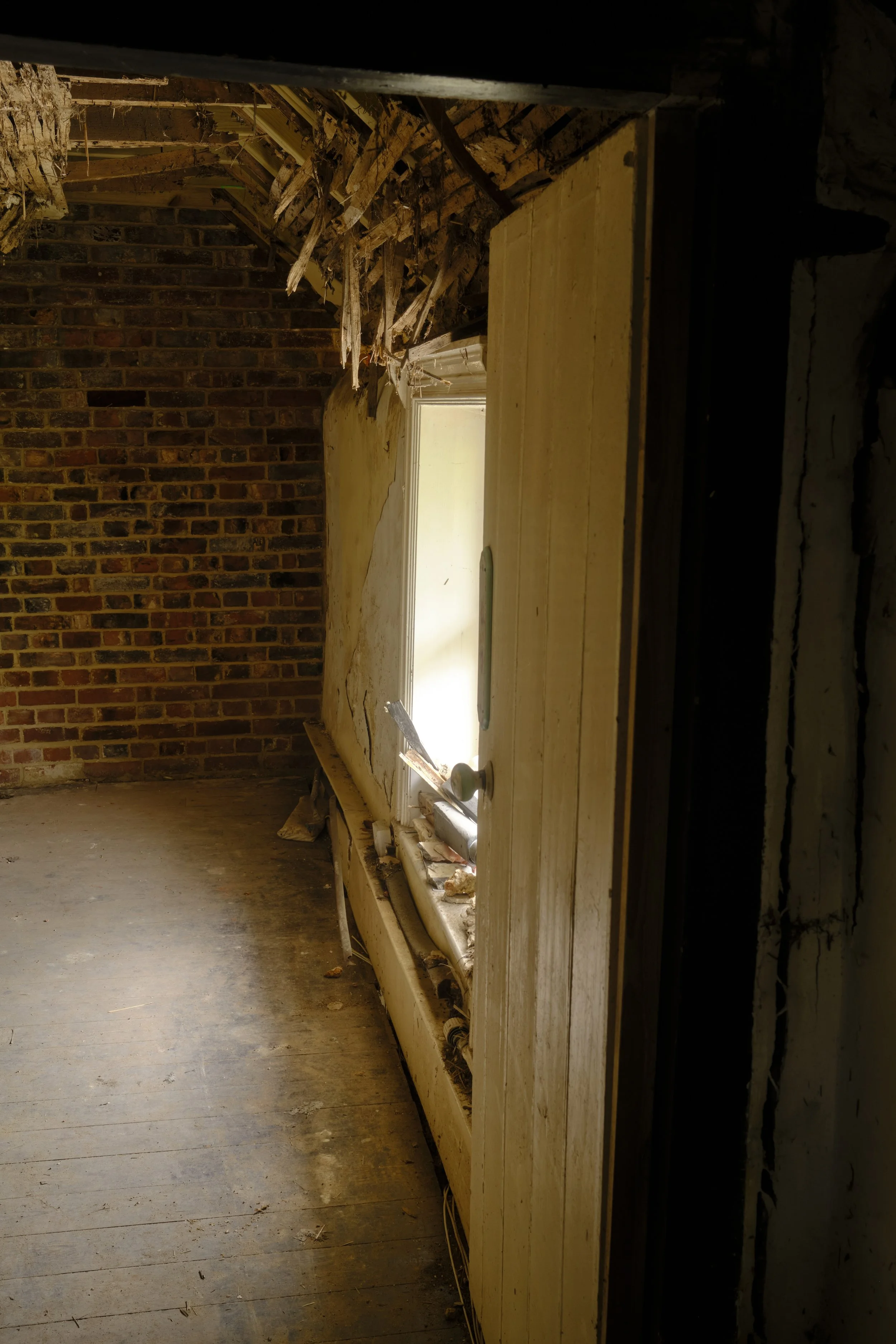 Back Bedroom - Damage details 112.jpg