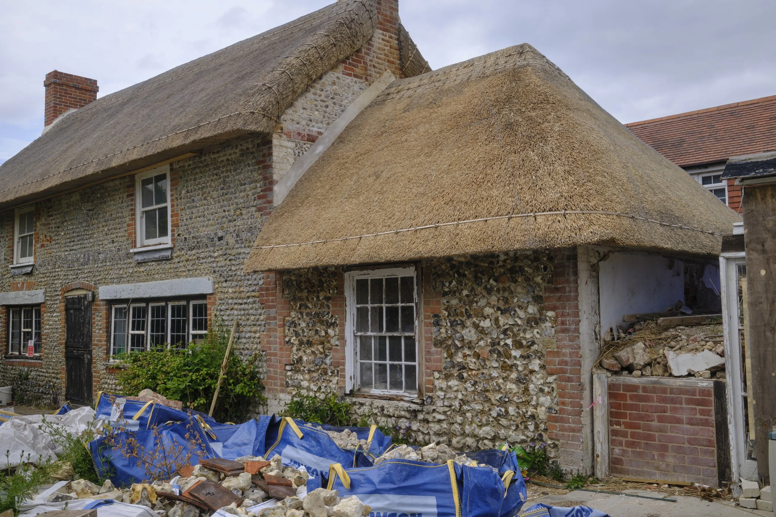 Cottage Front 0007.jpg