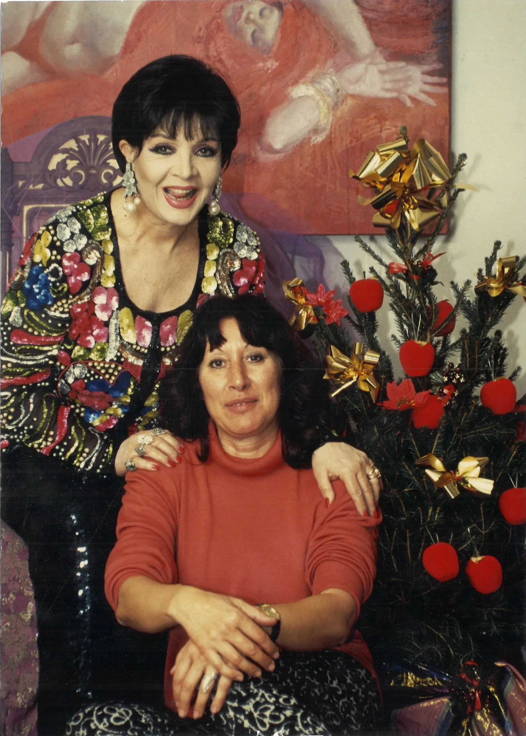 Junto Sara Montiel