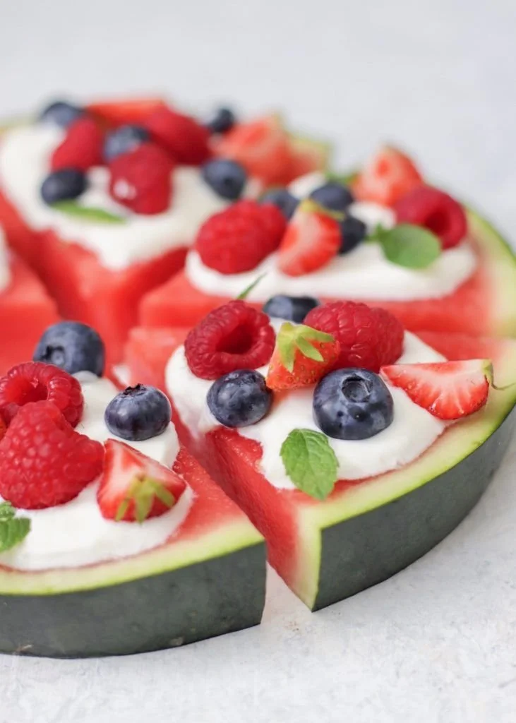 Ensalada de fruta en forma de pizza