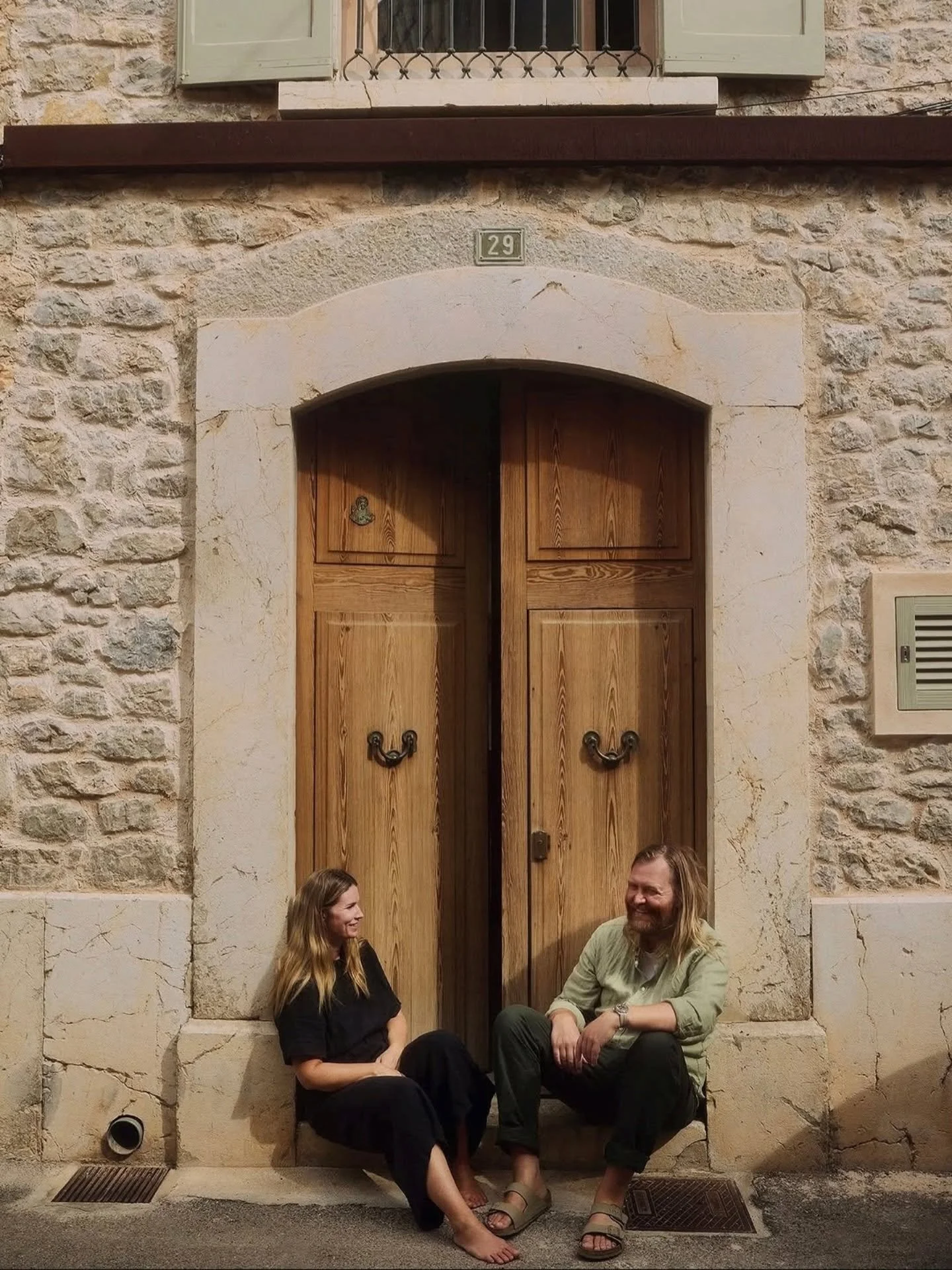 La historia del estudio de arquitectura Ask og Eng comienza hace una d&eacute;cada, cuando la pareja formada por los noruegos Kine Ask Stenersen y Kristoffer Eng quisieron renovar la cocina de su piso en Oslo con materiales y soluciones sostenibles. 